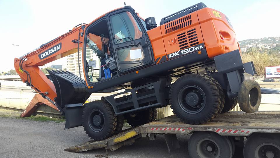 Máy xúc điện Doosan DX90 Electric