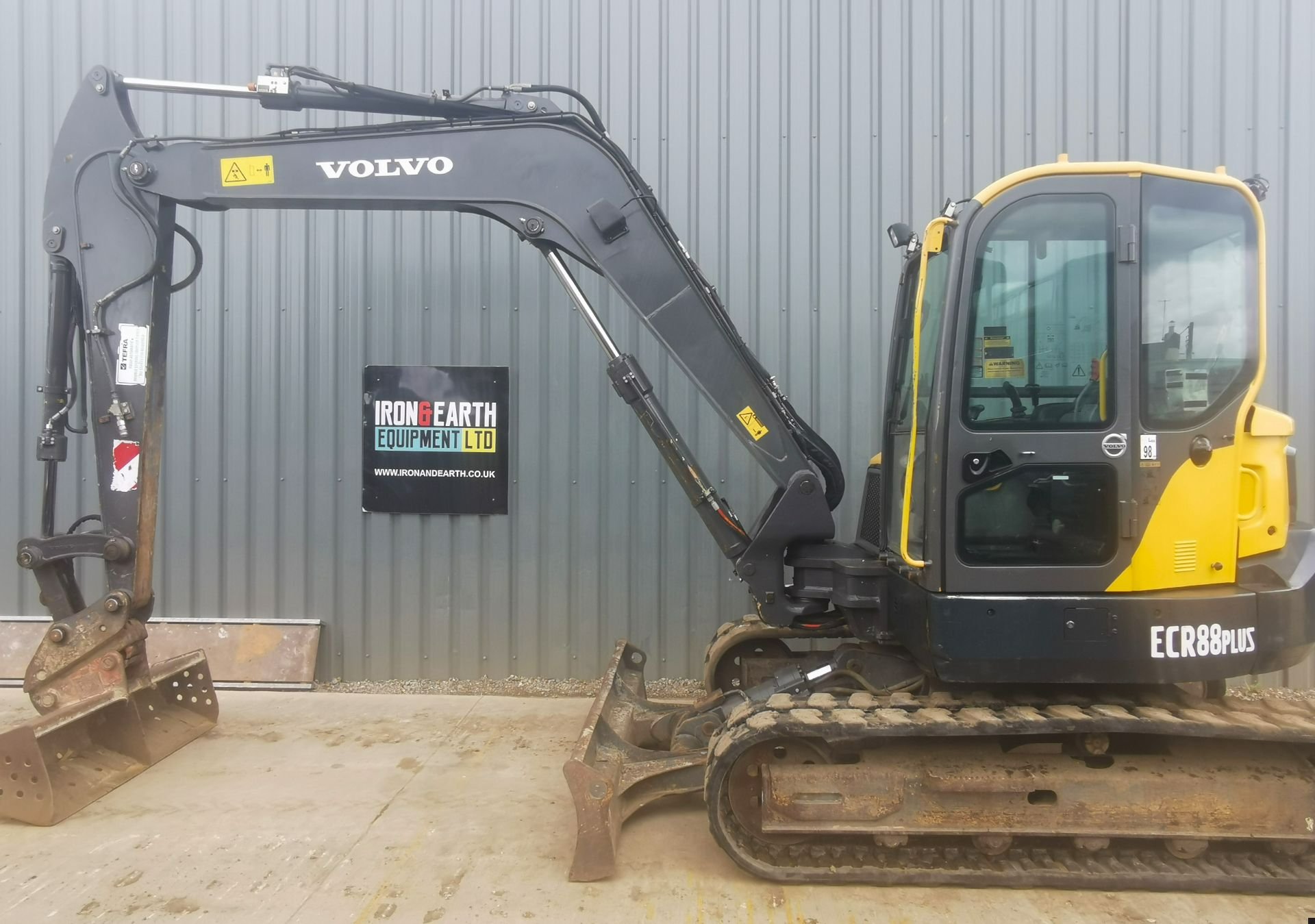 Máy xúc điện Volvo ECR88 Electric