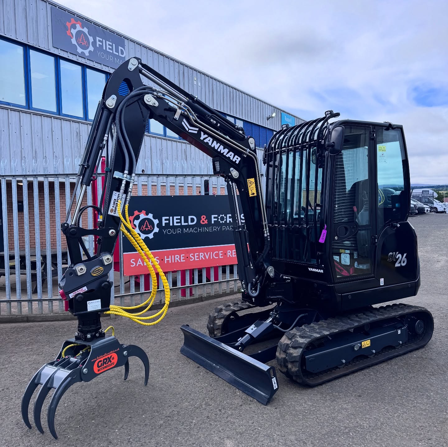 Máy xúc điện Yanmar SV26 Electric